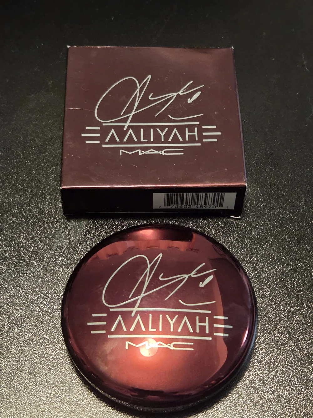 MAC Cosmetics Aaliyah Highlight Compact — Deep Plum Sheen